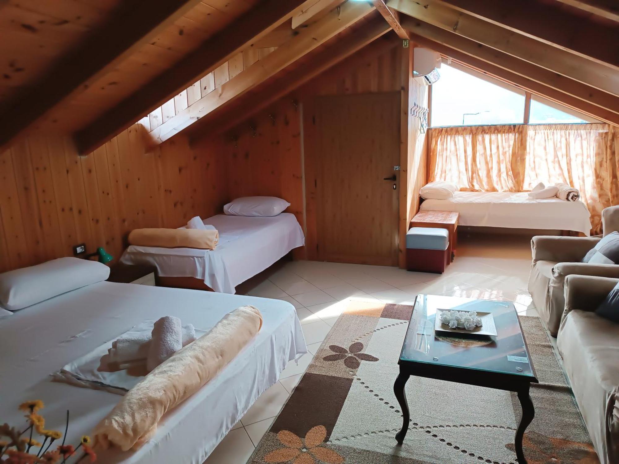 Guesthouse Eva Suite Berat Exteriör bild